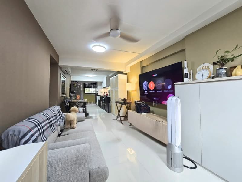 33 Marine Crescent HDB Flat For Sale at S$ 520,000 | PropertyGuru Singapore - Living Room