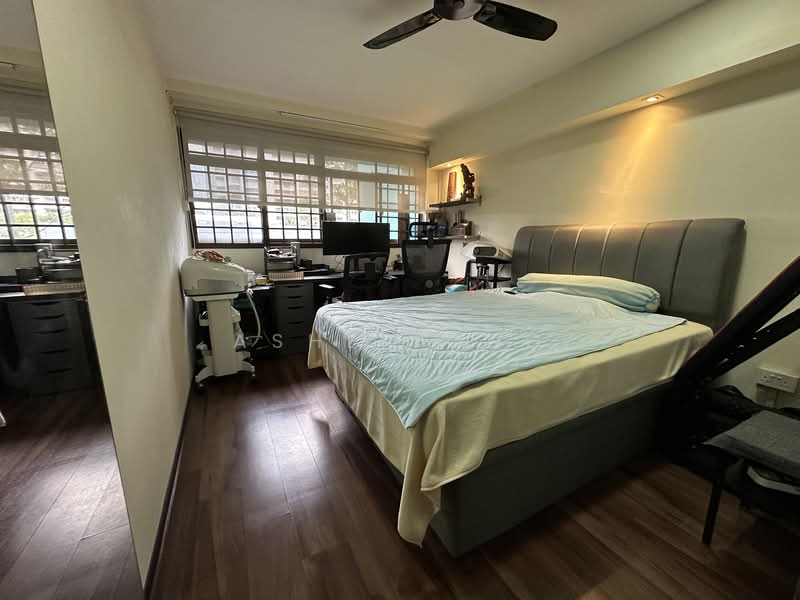 173 Woodlands Street 13 HDB Flat For Sale at S$ 649,999 | PropertyGuru Singapore - Bedroom