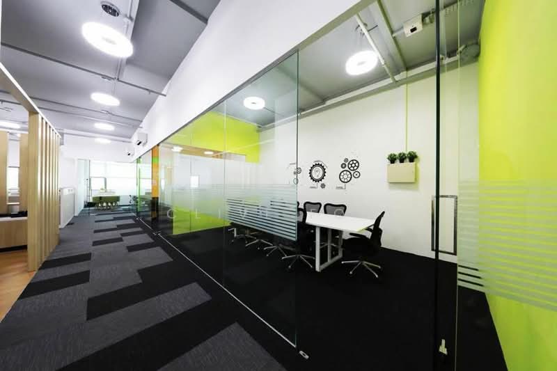 The Spire, 10 Bukit Batok Crescent, 1,701 sqft, Light Industrial (B1) For Rent, by Clive Foo, 500063407 - 8 pax Meeting Room - CommercialGuru.com.sg