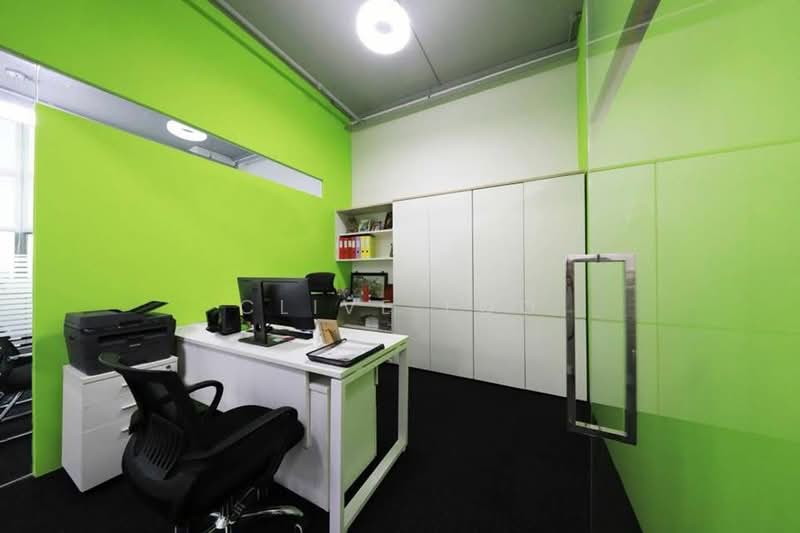 The Spire, 10 Bukit Batok Crescent, 1,701 sqft, Light Industrial (B1) For Rent, by Clive Foo, 500063407 - Director Room 2 - CommercialGuru.com.sg