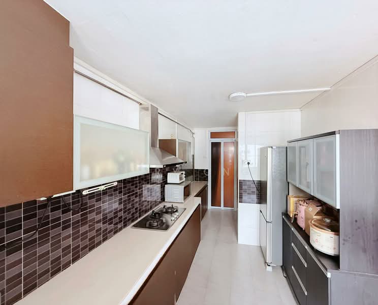 146 Bedok Reservoir Road HDB Flat For Sale at S$ 568,888 | PropertyGuru Singapore - Kitchen