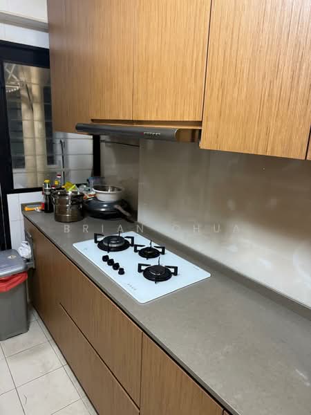 122A Edgedale Plains HDB Flat For Sale at S$ 760,000 | PropertyGuru Singapore - Kitchen