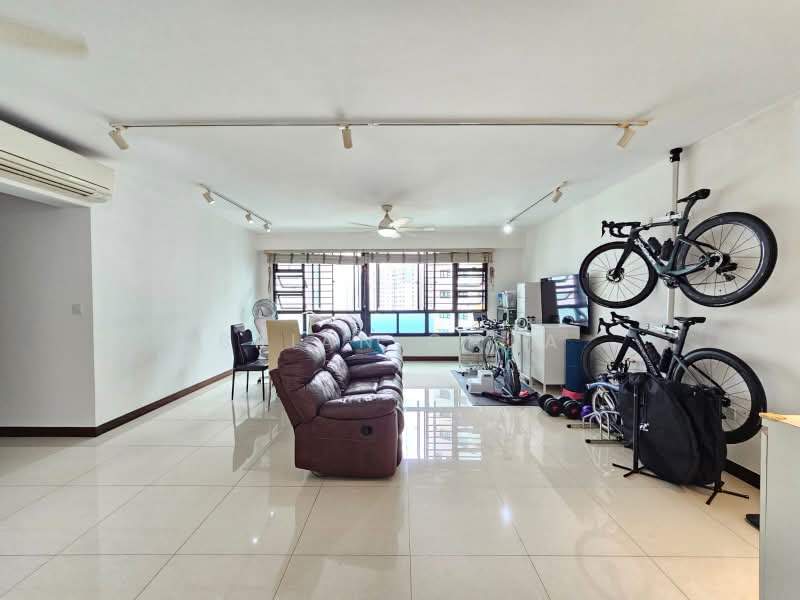 122A Punggol Edge, 122A Edgedale Plains, 3 Bedrooms, 1,205 sqft, HDB Flat For Sale, by Brian Chua, 500063442 - Living Room - PropertyGuru.com.sg