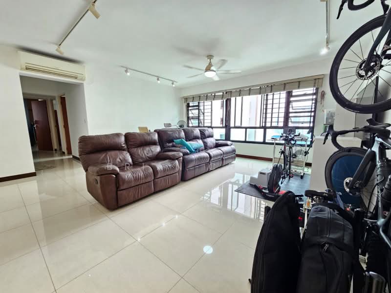 122A Punggol Edge, 122A Edgedale Plains, 3 Bedrooms, 1,205 sqft, HDB Flat For Sale, by Brian Chua, 500063442 - Living Room - PropertyGuru.com.sg