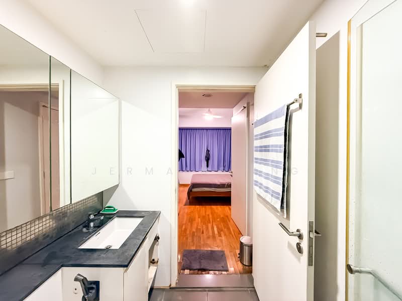 The Minton Condominium For Sale at S$ 1,600,000 | PropertyGuru Singapore - Bathroom