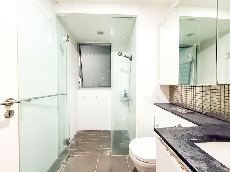The Minton Condominium For Sale at S$ 1,600,000 | PropertyGuru Singapore - Bathroom