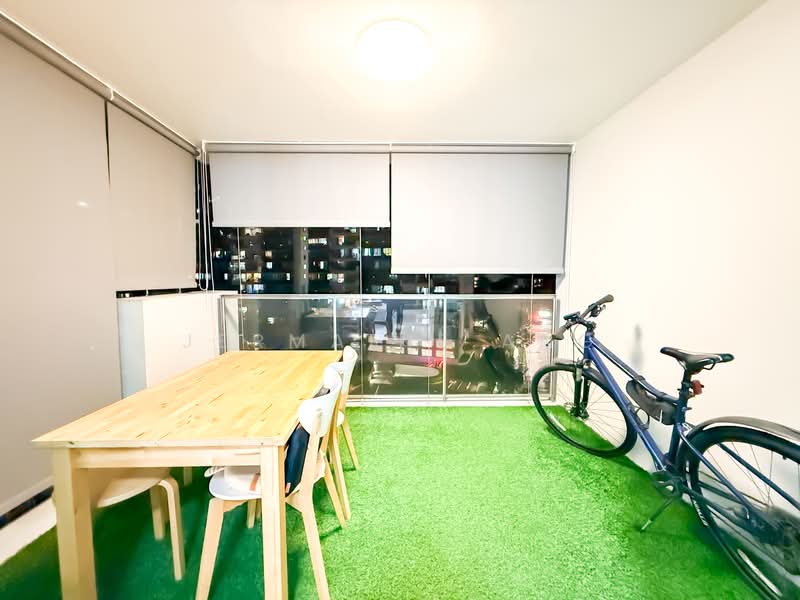 The Minton Condominium For Sale at S$ 1,600,000 | PropertyGuru Singapore - Balcony