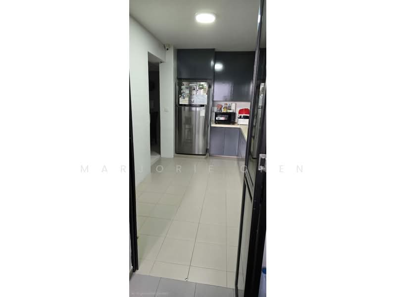 546C Segar Road HDB Flat For Sale at S$ 745,000 | PropertyGuru Singapore - Kitchen