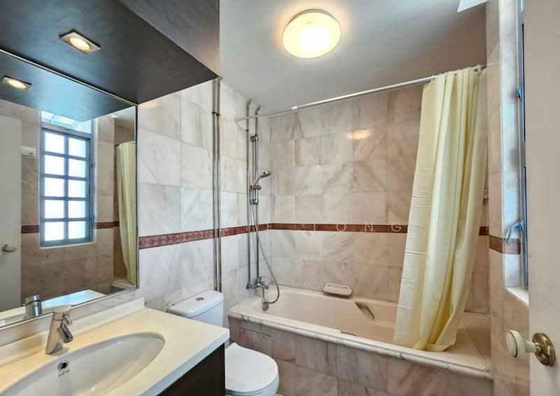 Chancery Grove, 25 Chancery Lane, 4 Bedrooms, 2,013 sqft, Cluster House For Rent, by Winnie Tong, 500063461 - Bathroom - PropertyGuru.com.sg