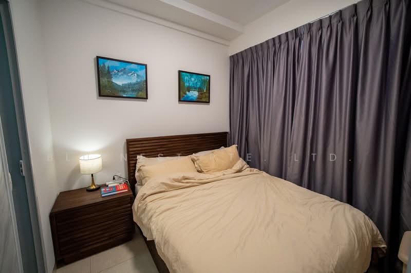 Centra Residence Apartment For Sale at S$ 1,400,000 | PropertyGuru Singapore - Bedroom