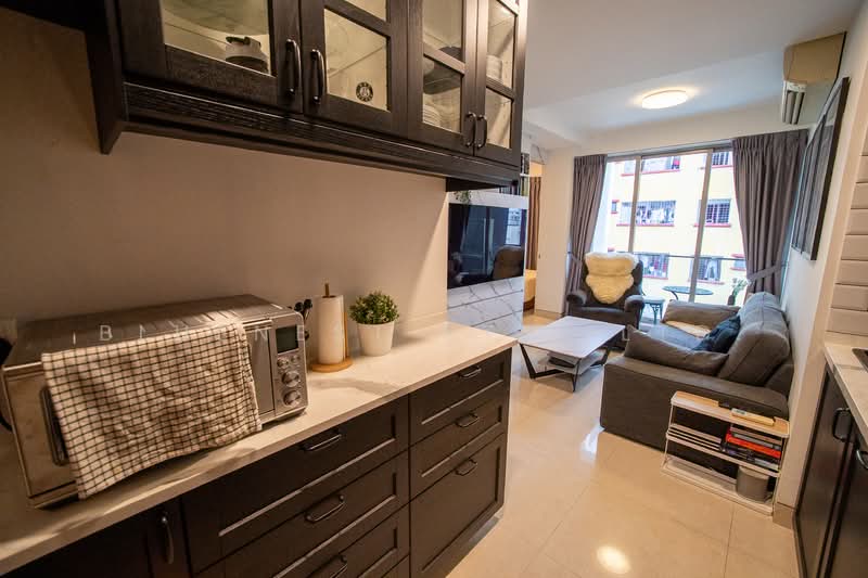 Centra Residence Apartment For Sale at S$ 1,400,000 | PropertyGuru Singapore - Kitchen