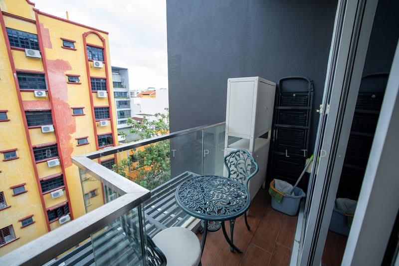 Centra Residence Apartment For Sale at S$ 1,400,000 | PropertyGuru Singapore - Balcony