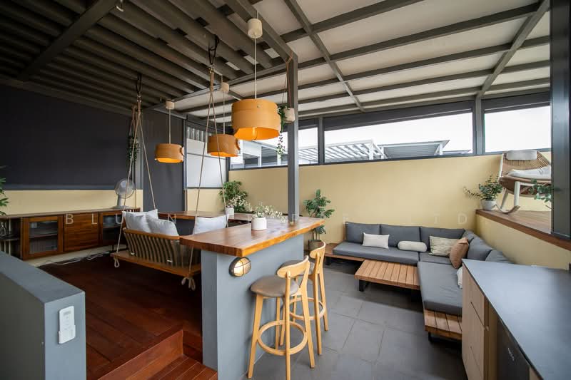 Centra Residence Apartment For Sale at S$ 1,400,000 | PropertyGuru Singapore - Roof Terrace