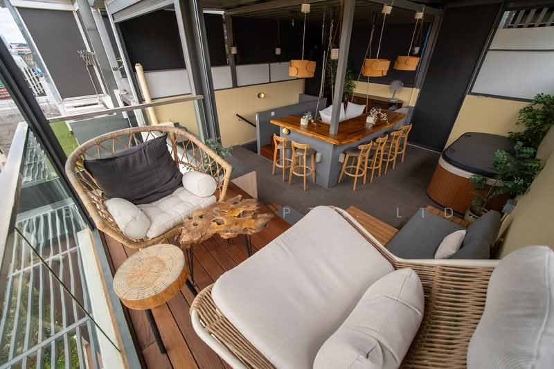 Centra Residence Apartment For Sale at S$ 1,400,000 | PropertyGuru Singapore - Roof Terrace