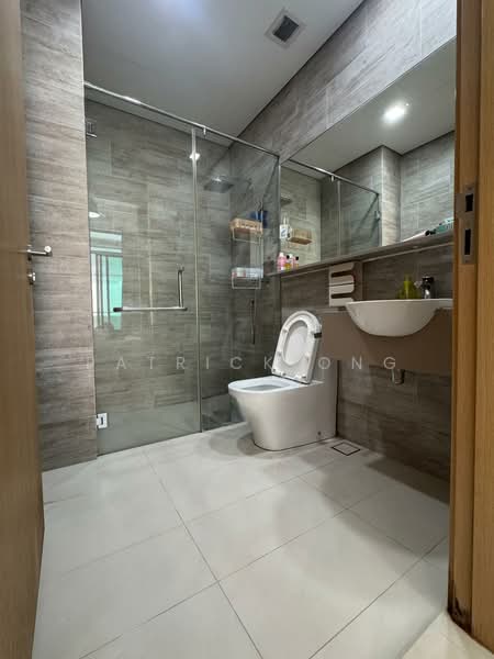 Flora View Apartment For Sale at S$ 1,088,888 | PropertyGuru Singapore - Bathroom