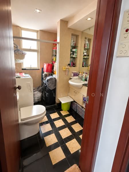 Rio Vista, 20 Upper Serangoon View, 3 Bedrooms, 1,238 sqft, Condominium For Sale, by Michelle Wong, 500063482 - Bathroom - PropertyGuru.com.sg