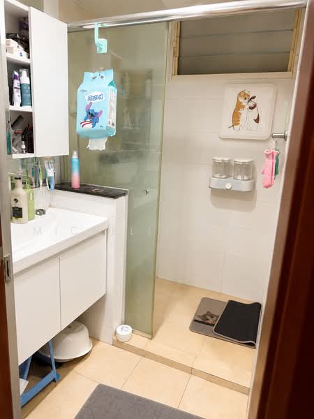 Rio Vista, 20 Upper Serangoon View, 3 Bedrooms, 1,238 sqft, Condominium For Sale, by Michelle Wong, 500063482 - Bathroom - PropertyGuru.com.sg