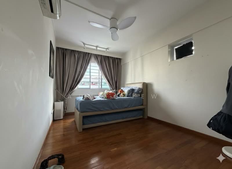 571 Pasir Ris Street 53 HDB Flat For Sale at S$ 888,000 | PropertyGuru Singapore - Bedroom