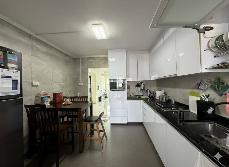 571 Pasir Ris Street 53 HDB Flat For Sale at S$ 888,000 | PropertyGuru Singapore - Kitchen