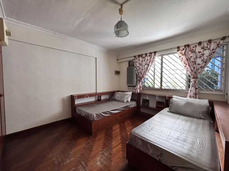 124 Tampines Street 11, 124 Tampines Street 11, 3 Bedrooms, 1,572 sqft, HDB Flat For Sale, by Veronica Lee, 500063501 - Bedroom - PropertyGuru.com.sg