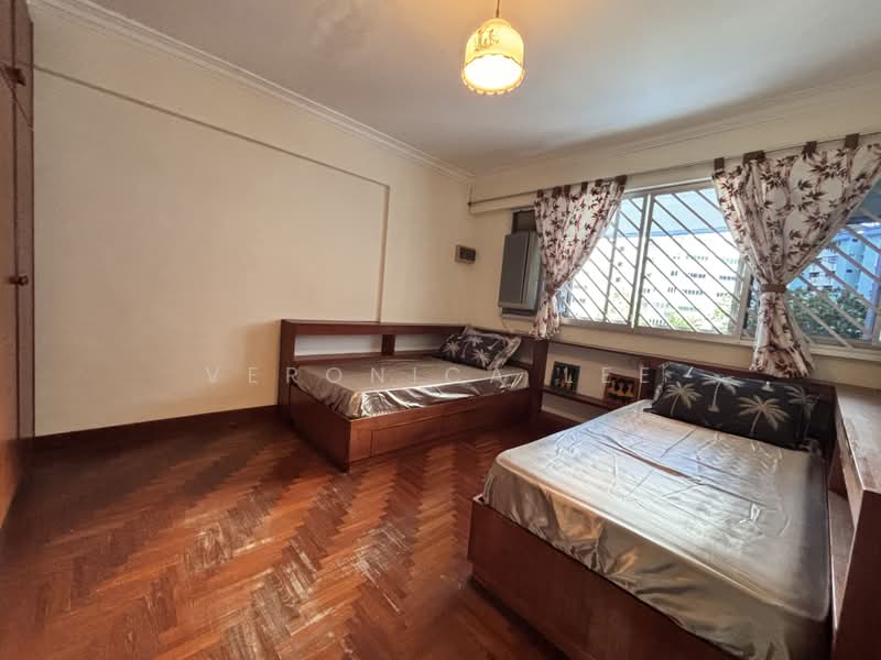 124 Tampines Street 11, 124 Tampines Street 11, 3 Bedrooms, 1,572 sqft, HDB Flat For Sale, by Veronica Lee, 500063501 - Bedroom - PropertyGuru.com.sg