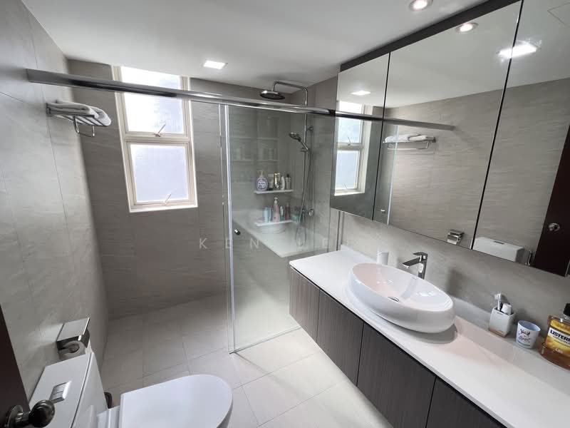 Rio Vista, 10 Upper Serangoon View, 3 Bedrooms, 1,249 sqft, Condominium For Rent, by Ken Lee, 500063506 - Master Bathroom - PropertyGuru.com.sg