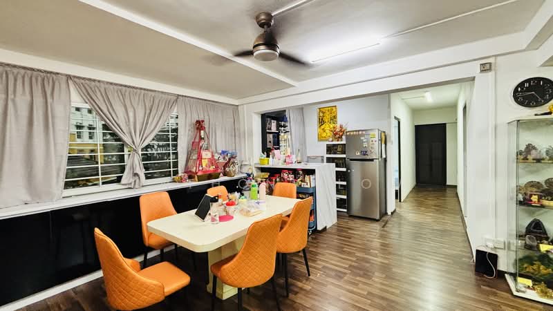 304 Woodlands Street 31 HDB Flat For Sale at S$ 1,080,000 | PropertyGuru Singapore - Dining Room