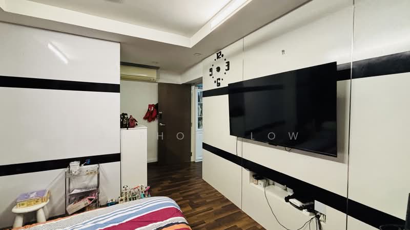 304 Woodlands Street 31 HDB Flat For Sale at S$ 1,080,000 | PropertyGuru Singapore - Bedroom