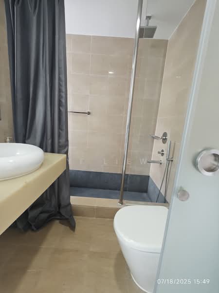 The Clift Condominium For Sale at S$ 1,050,000 | PropertyGuru Singapore - Bathroom