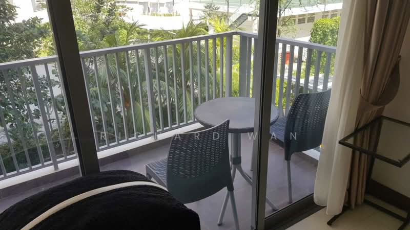 Seastrand, 17 Pasir Ris Link, 1 Bedroom, 581 sqft, Condominium For Rent, by Richard Wan, 500063564 - Balcony - PropertyGuru.com.sg