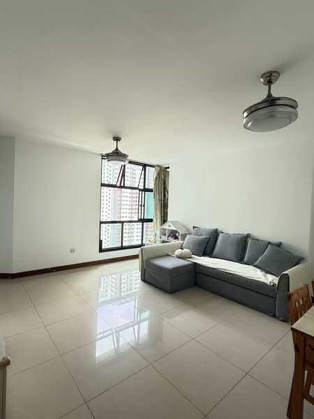 631 Senja Road HDB Flat For Sale at S$ 638,000 | PropertyGuru Singapore - Living Room