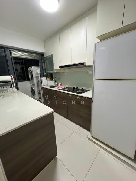 308A Punggol Walk HDB Flat For Sale at S$ 828,000 | PropertyGuru Singapore - Kitchen