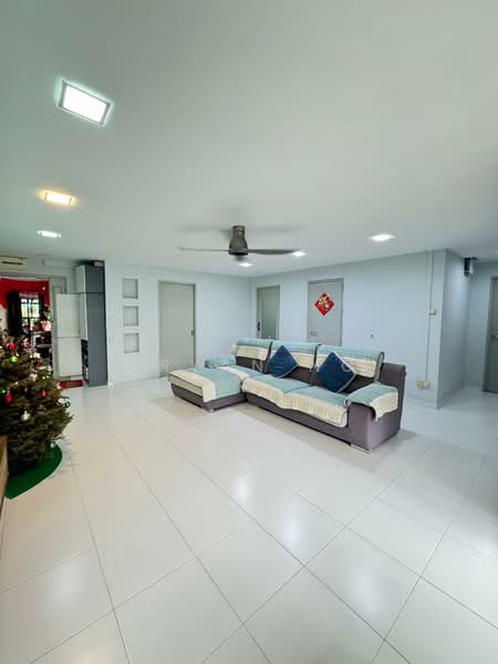 556 Woodlands Drive 53 HDB Flat For Sale at S$ 688,000 | PropertyGuru Singapore - Living Room