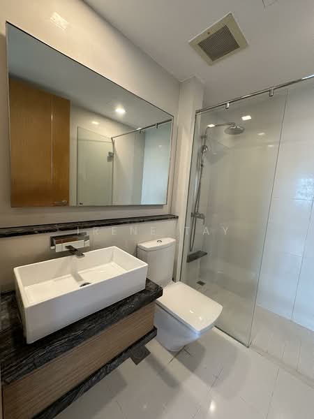 Marina Bay Residences Condominium For Sale at S$ 1,800,000 | PropertyGuru Singapore - Bathroom