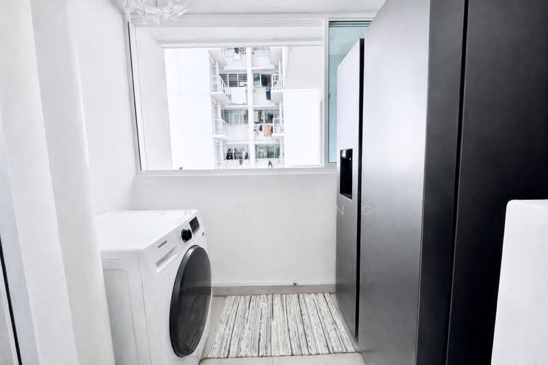 42A Margaret Drive HDB Flat For Sale at S$ 1,188,800 | PropertyGuru Singapore - Yard area