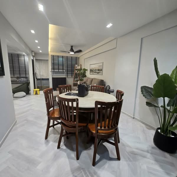 406 Tampines Street 41 HDB Flat For Sale at S$ 500,000 | PropertyGuru Singapore - Dining Room