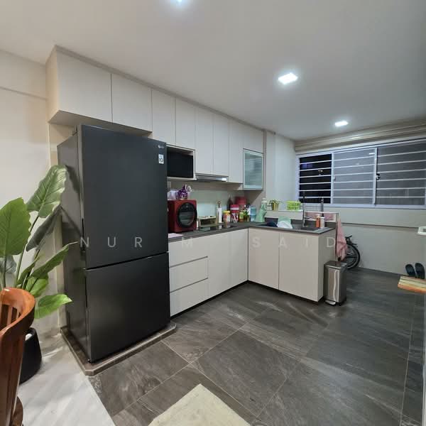 406 Tampines Street 41 HDB Flat For Sale at S$ 500,000 | PropertyGuru Singapore - Kitchen
