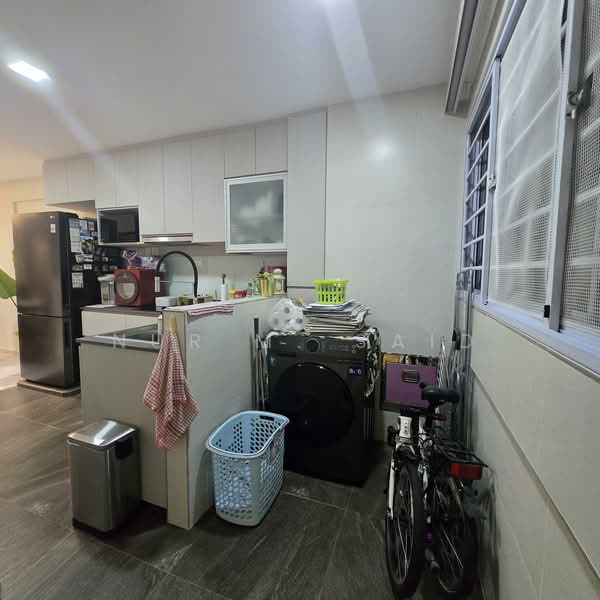 406 Tampines Street 41 HDB Flat For Sale at S$ 500,000 | PropertyGuru Singapore - Kitchen