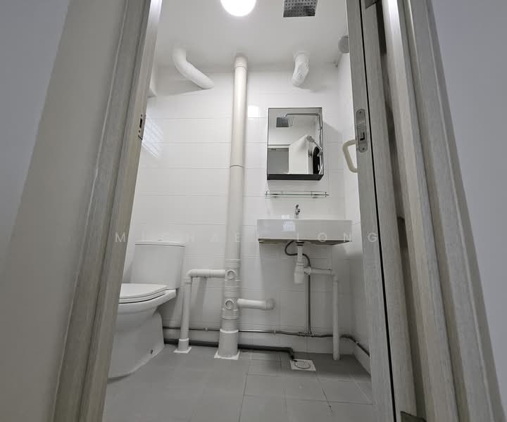 54 Kent Road HDB Flat For Sale at S$ 989,999 | PropertyGuru Singapore - Bathroom