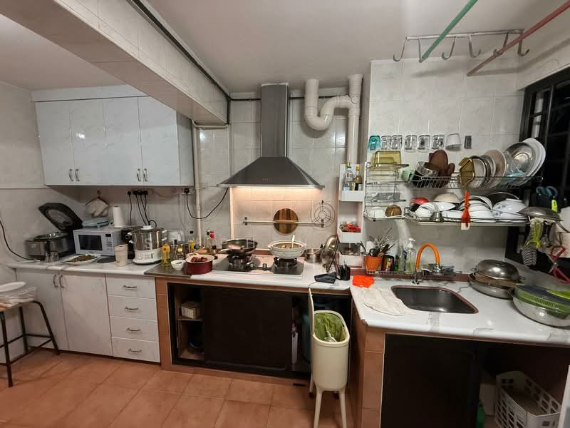 203 Toa Payoh North HDB Flat For Sale at S$ 468,888 | PropertyGuru Singapore - Kitchen