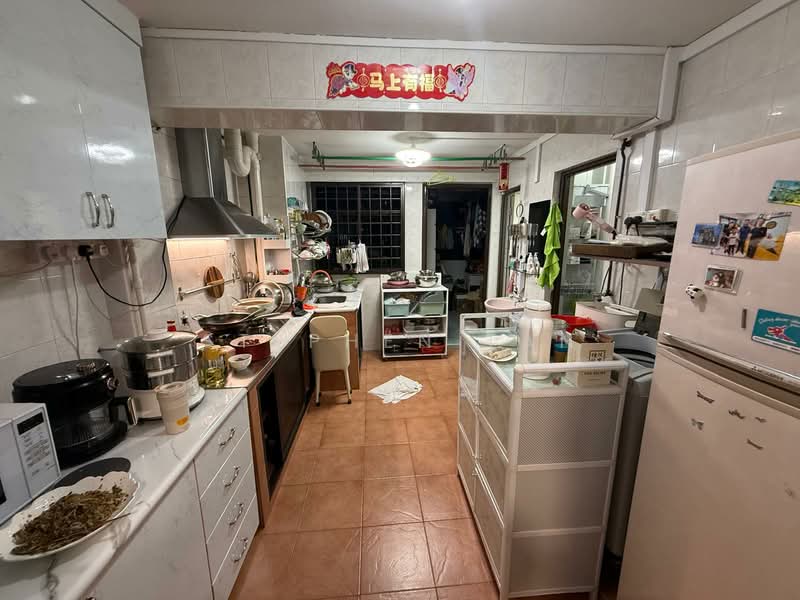 203 Toa Payoh North HDB Flat For Sale at S$ 468,888 | PropertyGuru Singapore - Kitchen
