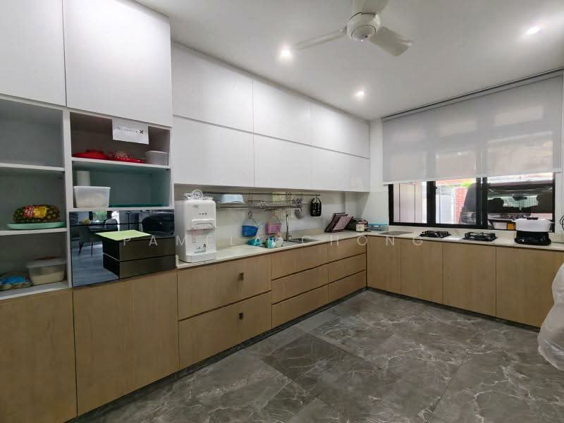 POSSIBLE TO DETACH ⭐️CHARMING HUA GUAN SEMID ⭐️ MRT/MGS ⭐️ WIDE 12M FRONTAGE ☎️ PAM 90228600 NOW! Semi-Detached House For Sale at S$ 11,000,000 | PropertyGuru Singapore - Kitchen