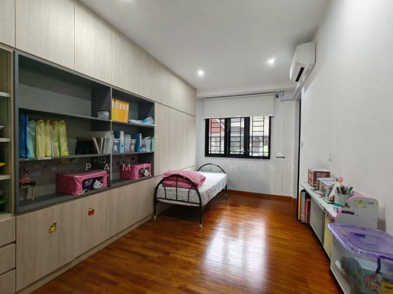 POSSIBLE TO DETACH ⭐️CHARMING HUA GUAN SEMID ⭐️ MRT/MGS ⭐️ WIDE 12M FRONTAGE ☎️ PAM 90228600 NOW! Semi-Detached House For Sale at S$ 11,000,000 | PropertyGuru Singapore - Bedroom