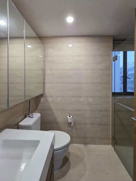 The Palette Condominium For Sale at S$ 1,420,000 | PropertyGuru Singapore - Bathroom