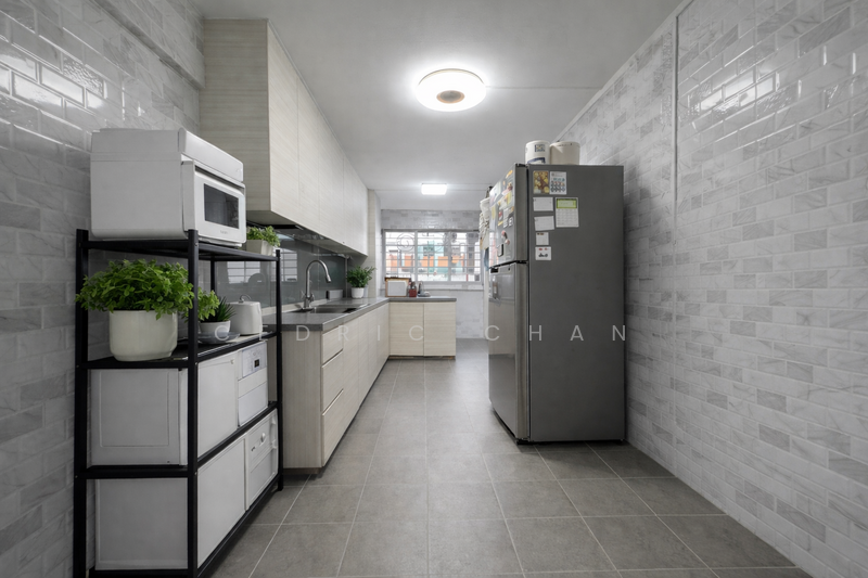 766 Yishun Avenue 3 HDB Flat For Sale at S$ 588,000 | PropertyGuru Singapore - Kitchen