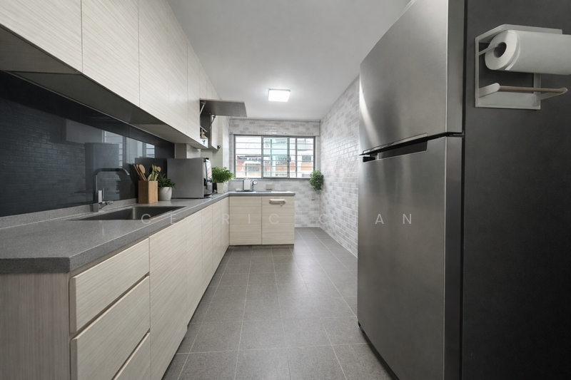766 Yishun Avenue 3 HDB Flat For Sale at S$ 588,000 | PropertyGuru Singapore - Kitchen