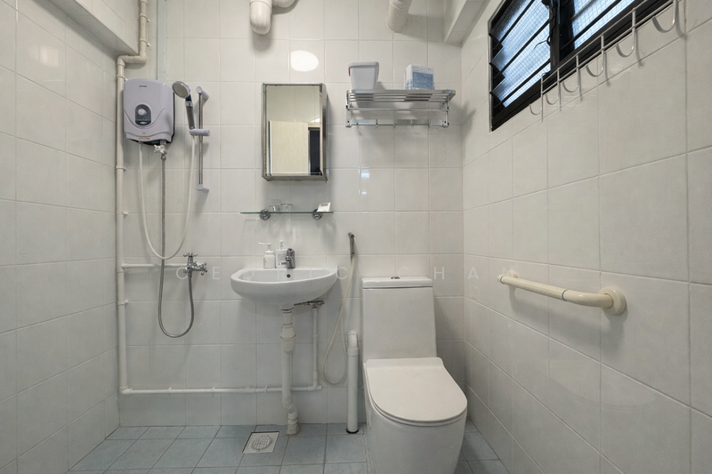 766 Yishun Avenue 3 HDB Flat For Sale at S$ 588,000 | PropertyGuru Singapore - Bathroom