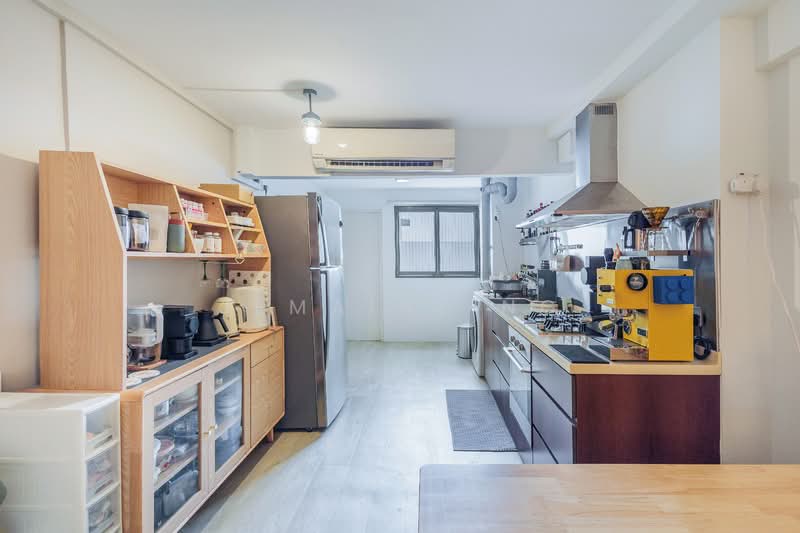 31 Marine Crescent HDB Flat For Sale at S$ 550,000 | PropertyGuru Singapore - Kitchen