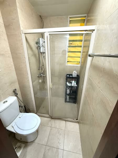 Meadow Lodge, 31 Chun Tin Road, Room Rental, 100 sqft, Condominium For Rent, by Sean Ong, 500063637 - Bathroom - PropertyGuru.com.sg