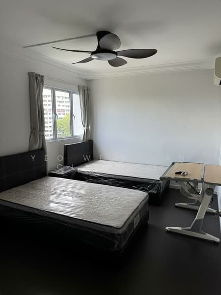 428 Clementi Avenue 3, 428 Clementi Avenue 3, 3 Bedrooms, 980 sqft, HDB Flat For Rent, by Yeo Wee Guan Clarence, 500063641 - Bedroom - PropertyGuru.com.sg